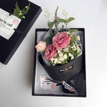 Load image into Gallery viewer, Lady in Love